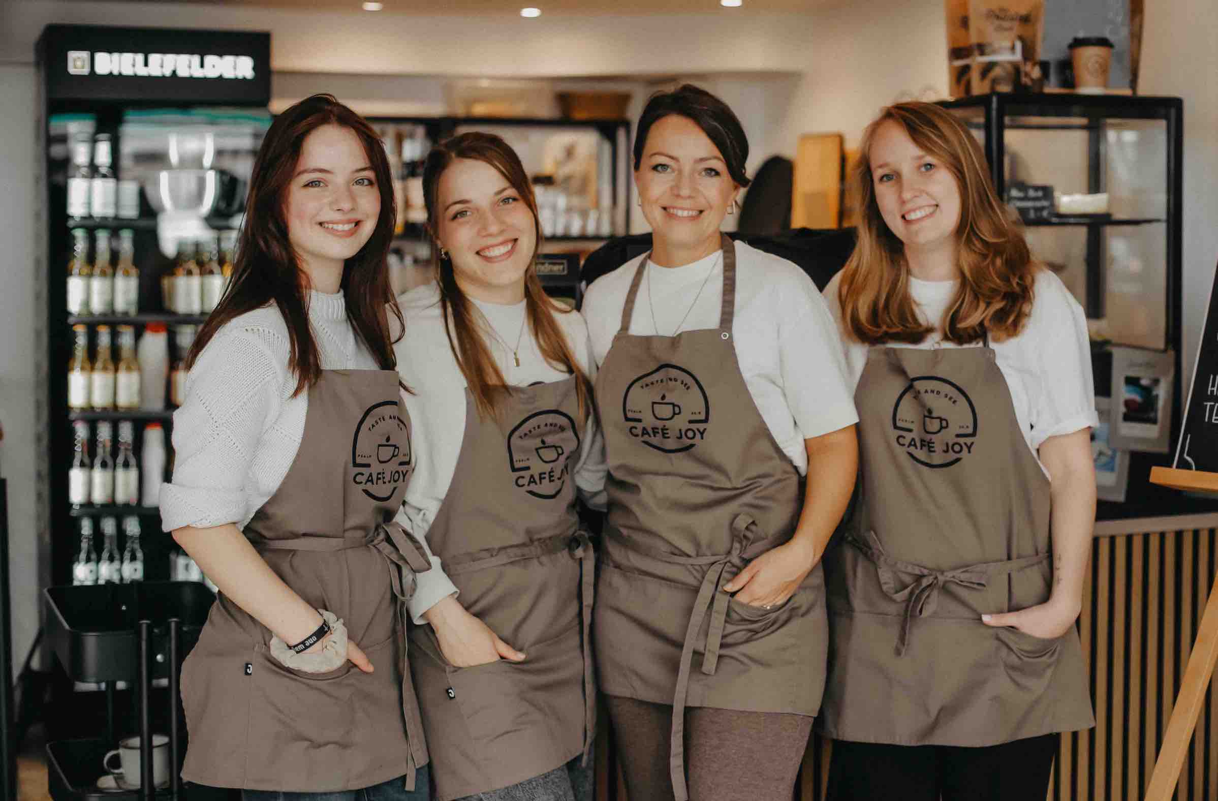 CAFÉ JOY Team